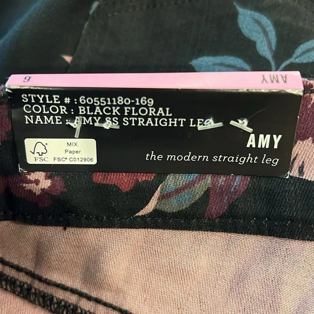 Bandolino Amy Modern Straight Leg Tummy Slimming Stretch Jeans Black Floral 6 - Picture 8 of 10